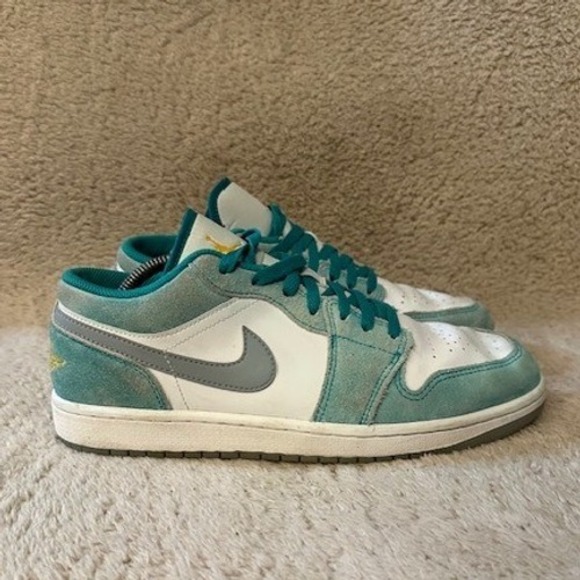 emerald jordan 1